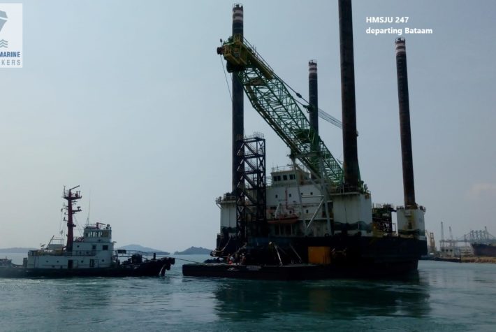Jack up barge working in malaysia